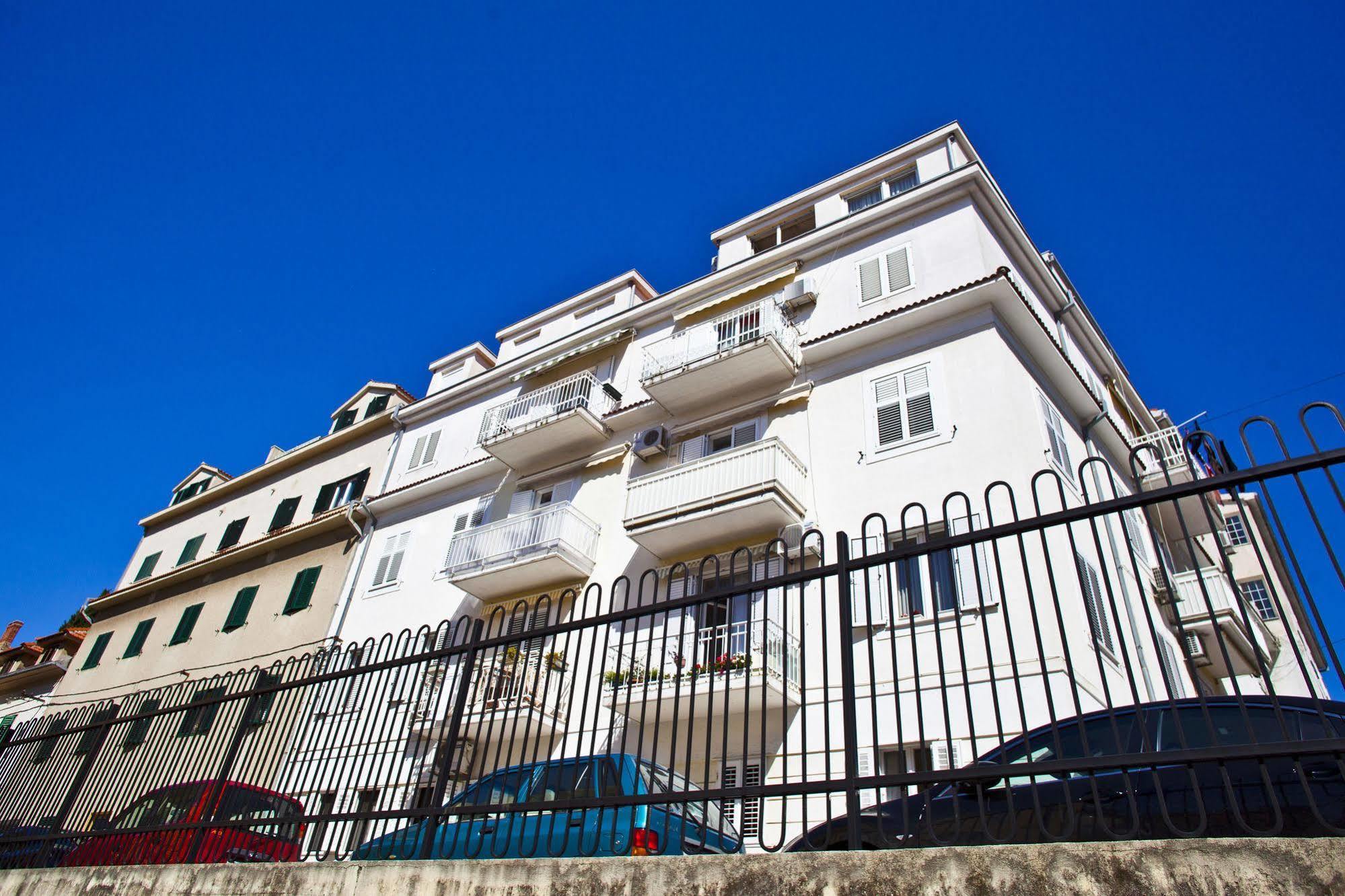 Split Apartments Peric Exteriér fotografie